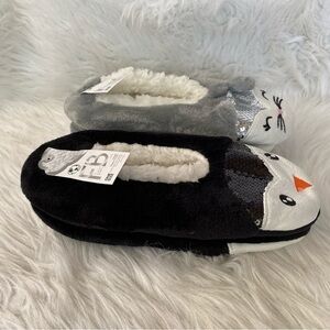 Fuzzy Babba‎ Slipper Socks Tow Pair One Size Fits Most Shoe Size 7-9.5 New